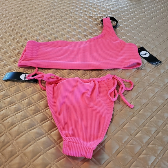 NWT Beach Boohoo Ribbed Itsy Bitsy Pink Bikini, Size 10 - Picture 13 of 13